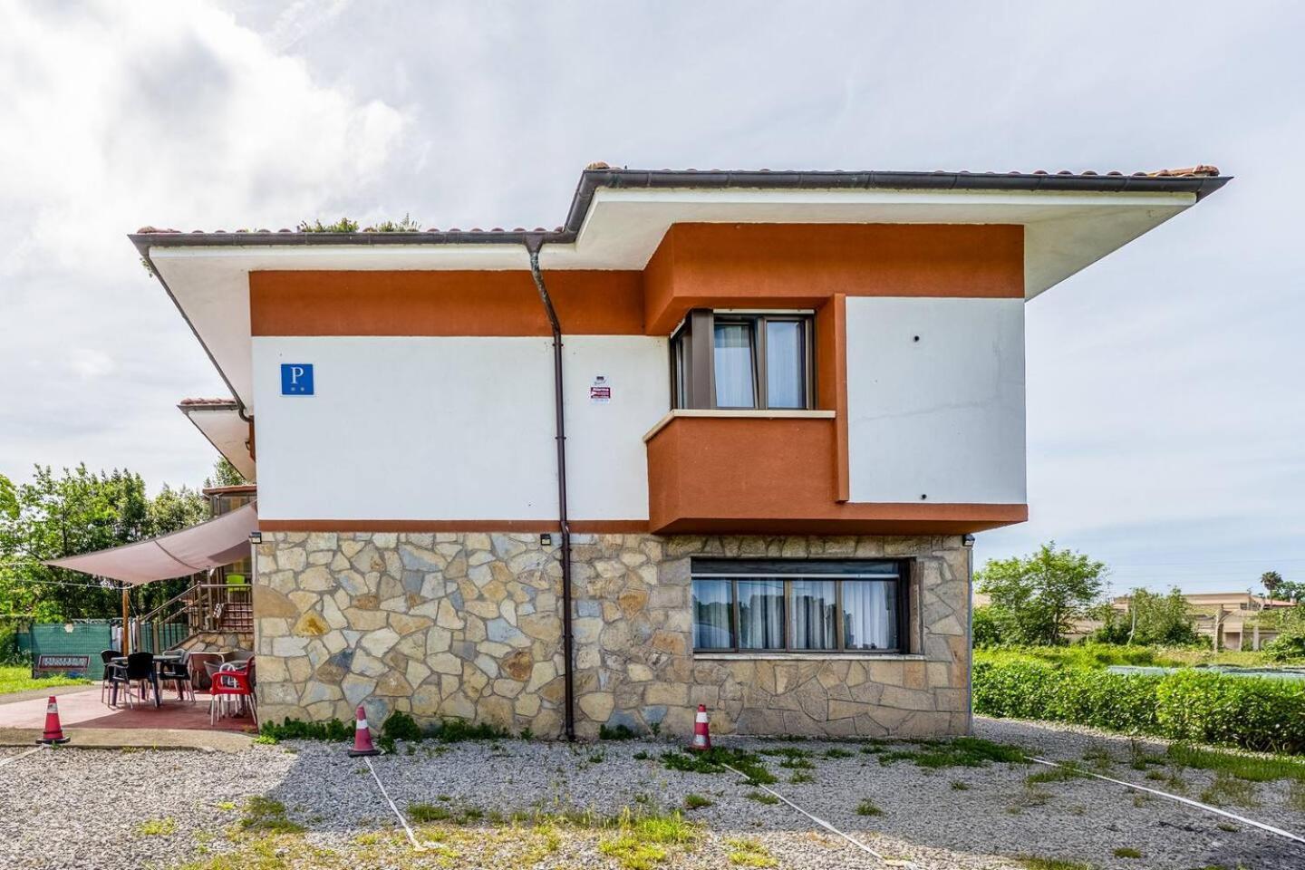 Family House Gijon别墅 外观 照片
